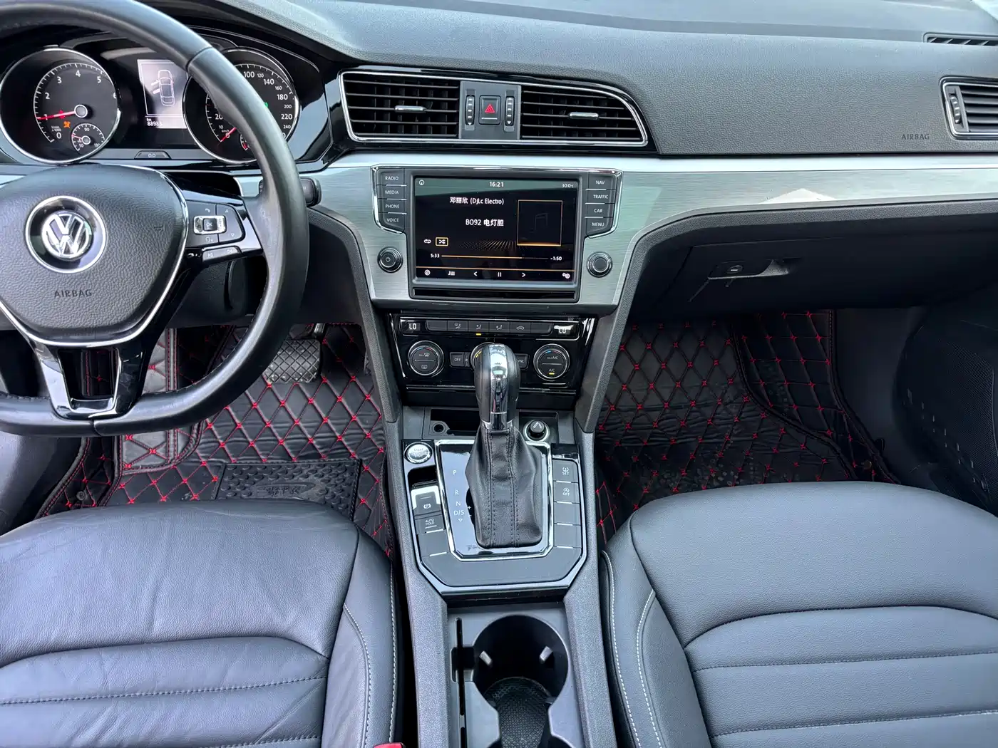 Volkswagen Lamando 2018 280TSI DSG Comfort Edition фото 12