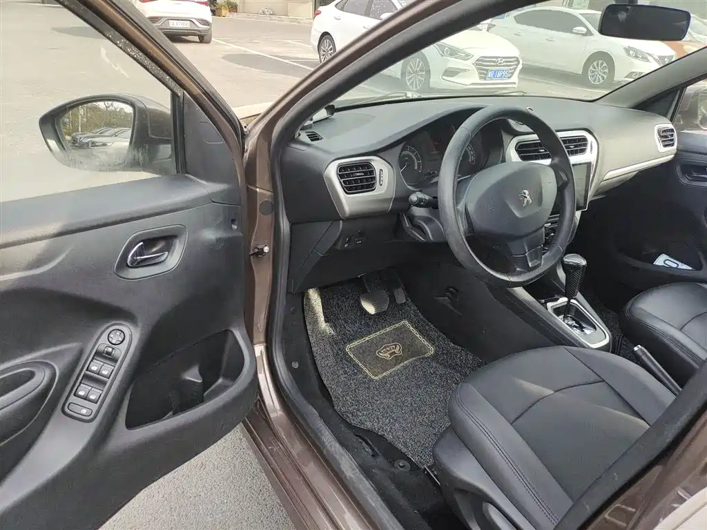 Peugeot 301 2016 1.6L Auto Comfort Edition фото 13