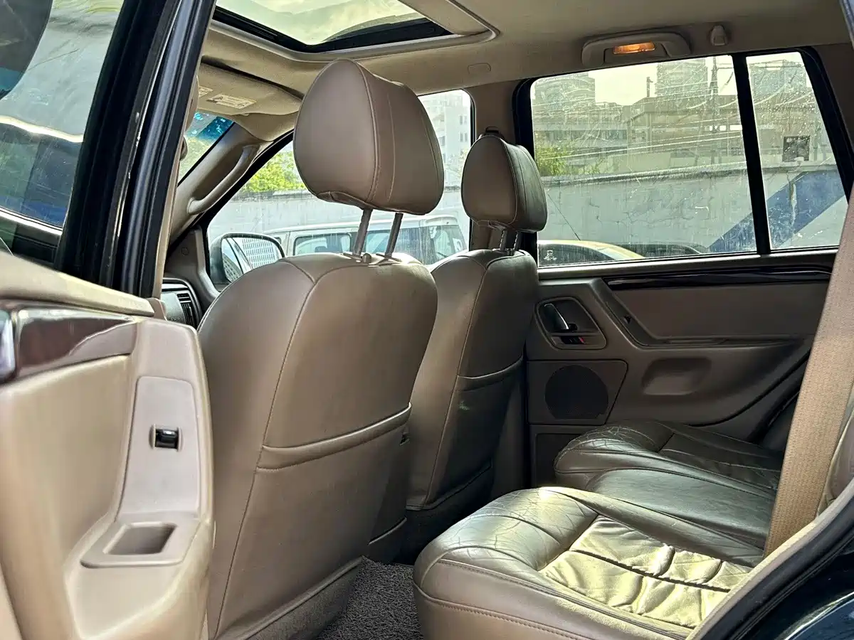 Jeep Grand Cherokee 2005 2004 Model 4700 Expedition