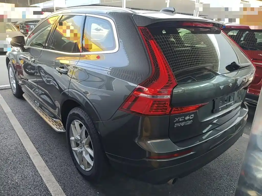 Photo 5 - Volvo XC60