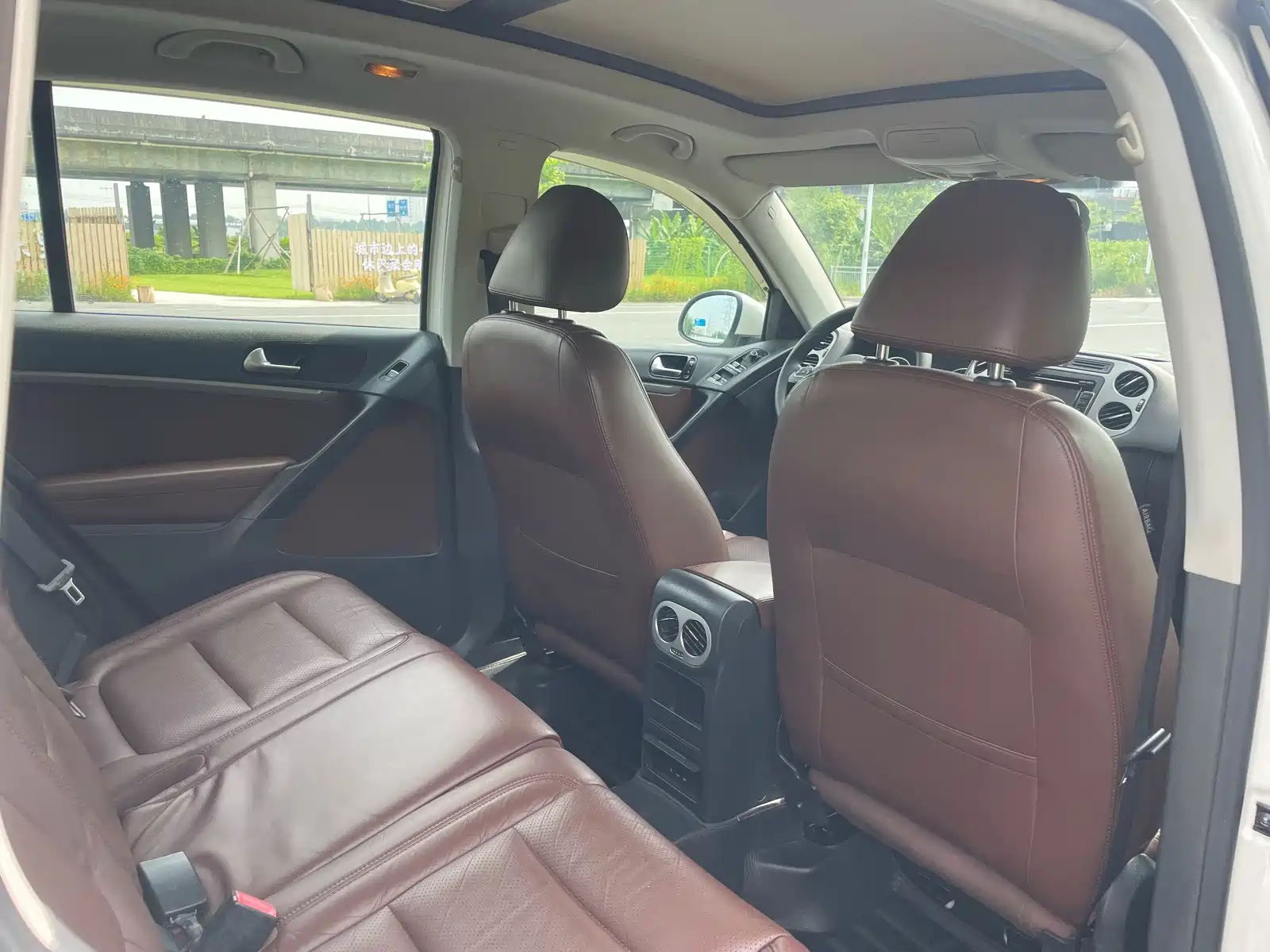 Photo 25 - Volkswagen Tiguan