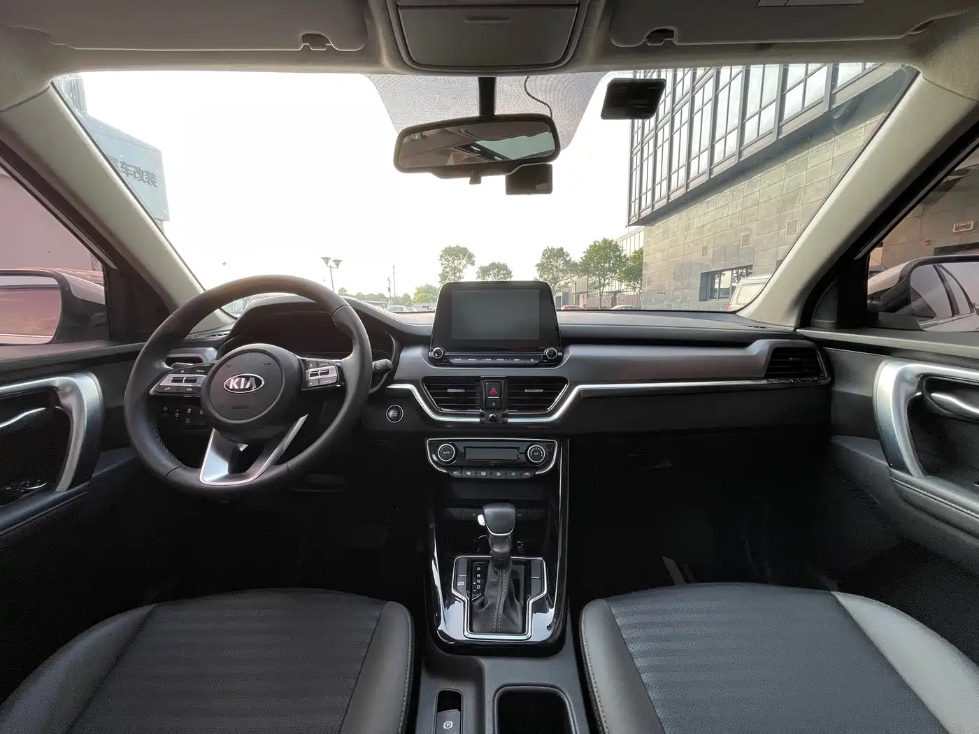 Kia Sportage 2019 2.0L Automatic Smart Luxury Edition фото 7
