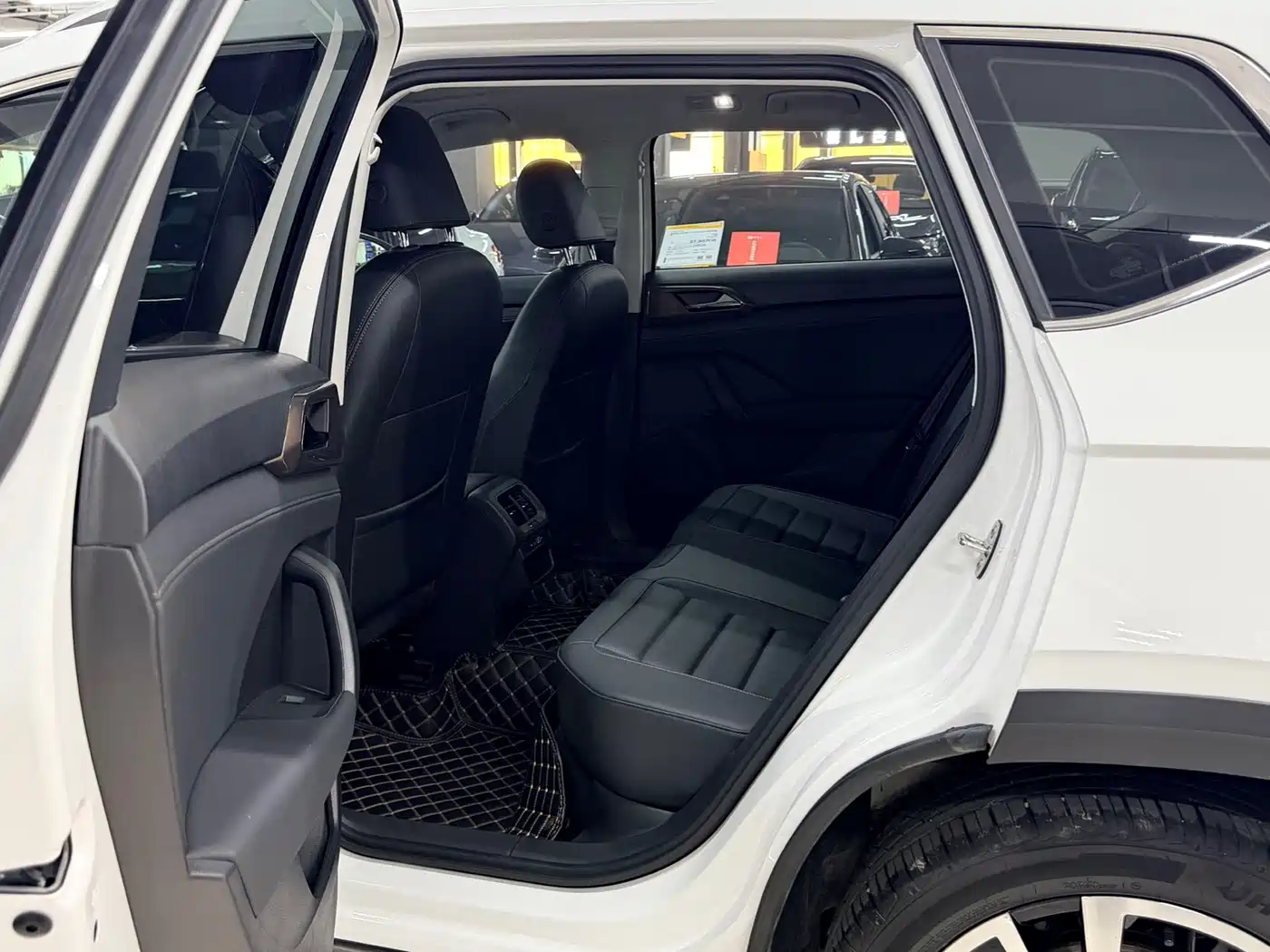 Volkswagen Tharu 2022 280TSI FWD Luxury Edition фото 10