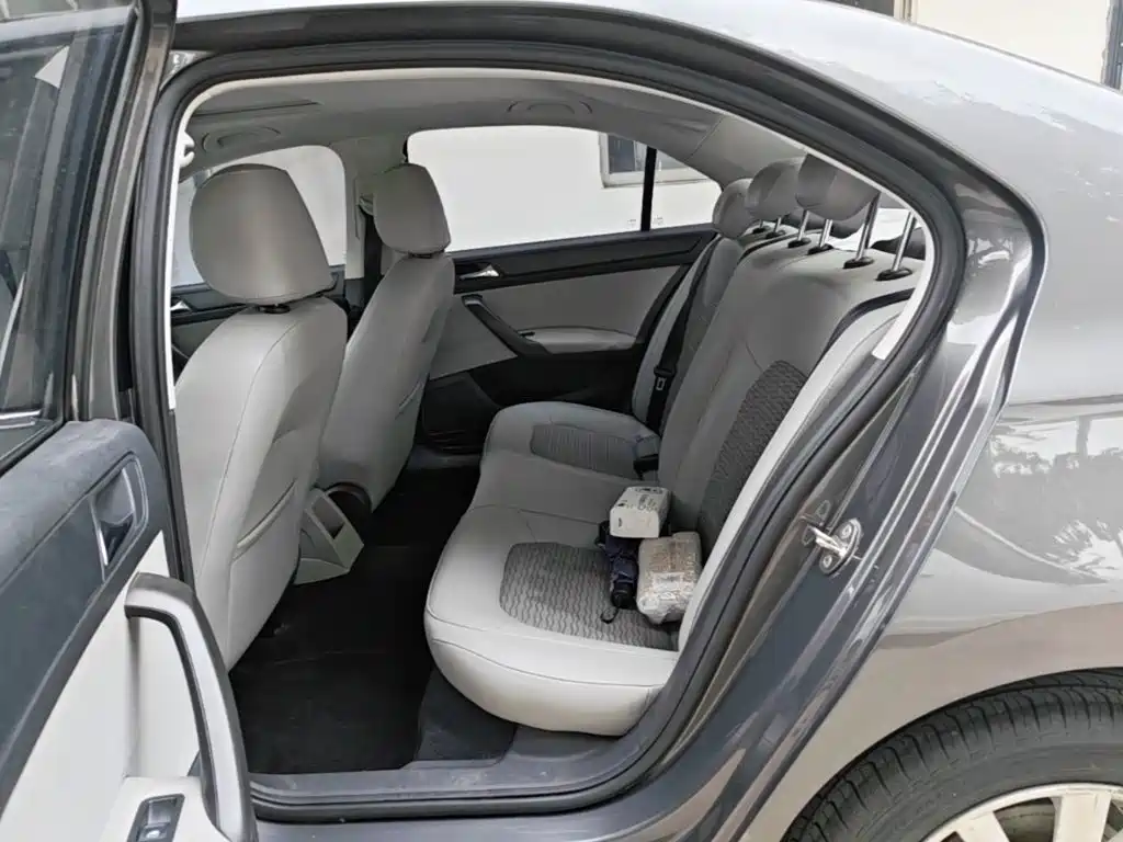Photo 17 - Škoda Rapid
