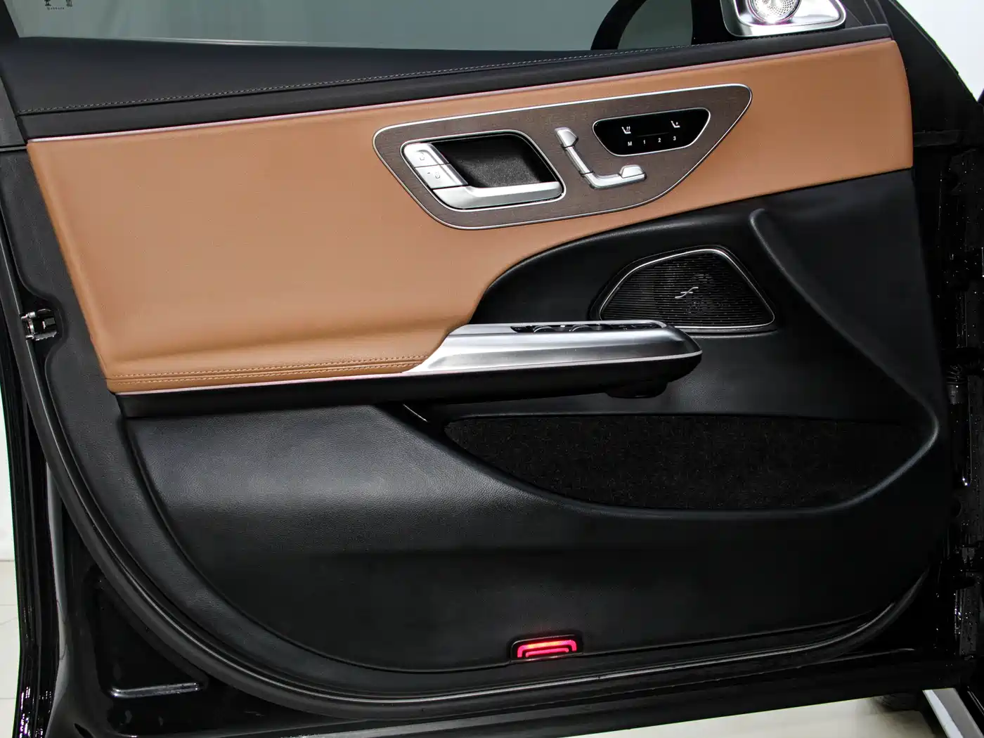 Mercedes-Benz E-Class 2025 E 300 L Fashion фото 22