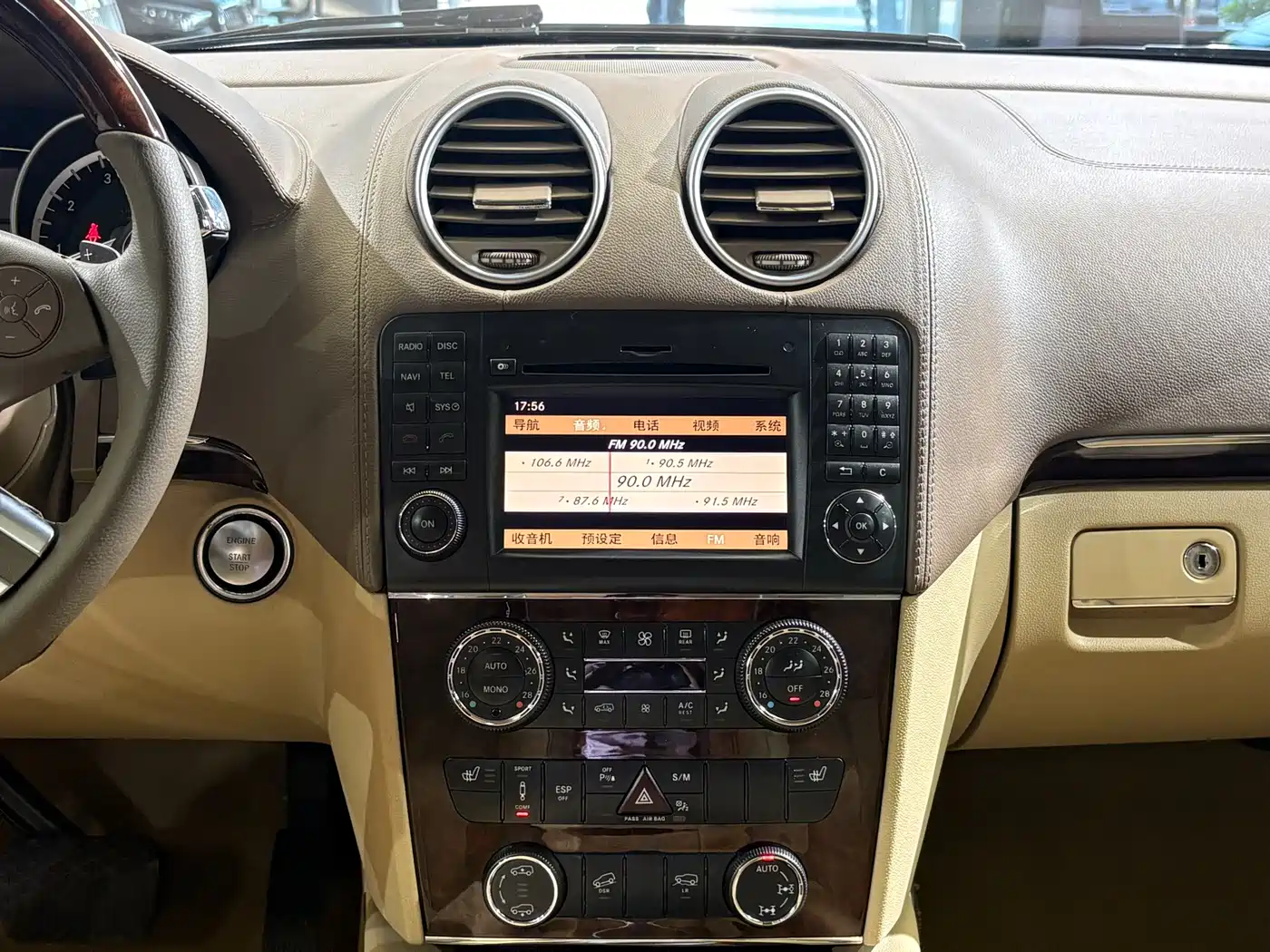 Mercedes-Benz GL-Class 2011 GL 450 4MATIC Premium фото 14