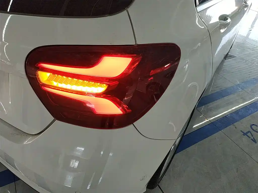 Mercedes-Benz A-Class (Import) 2017 Facelift A 200 Dynamic фото 8