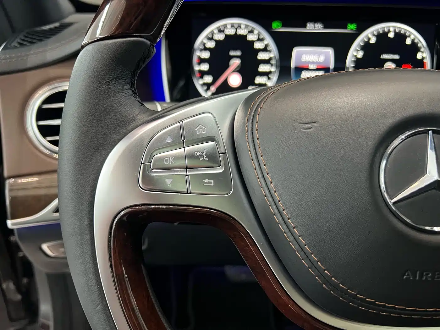 Mercedes-Benz S-Class 2017 S 400 L фото 36