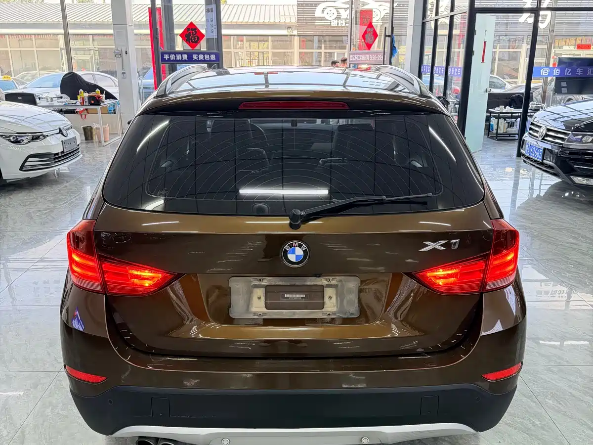 BMW X1 2014 sDrive18i Fashion Edition фото 11