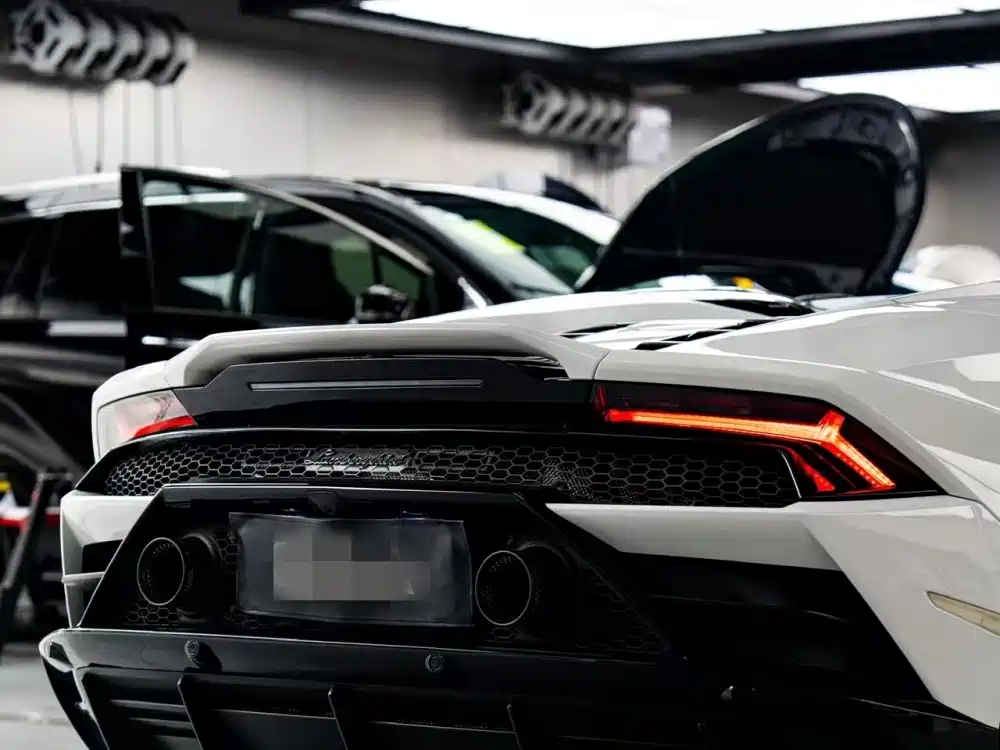 LAMBORGHINI HURACÁN