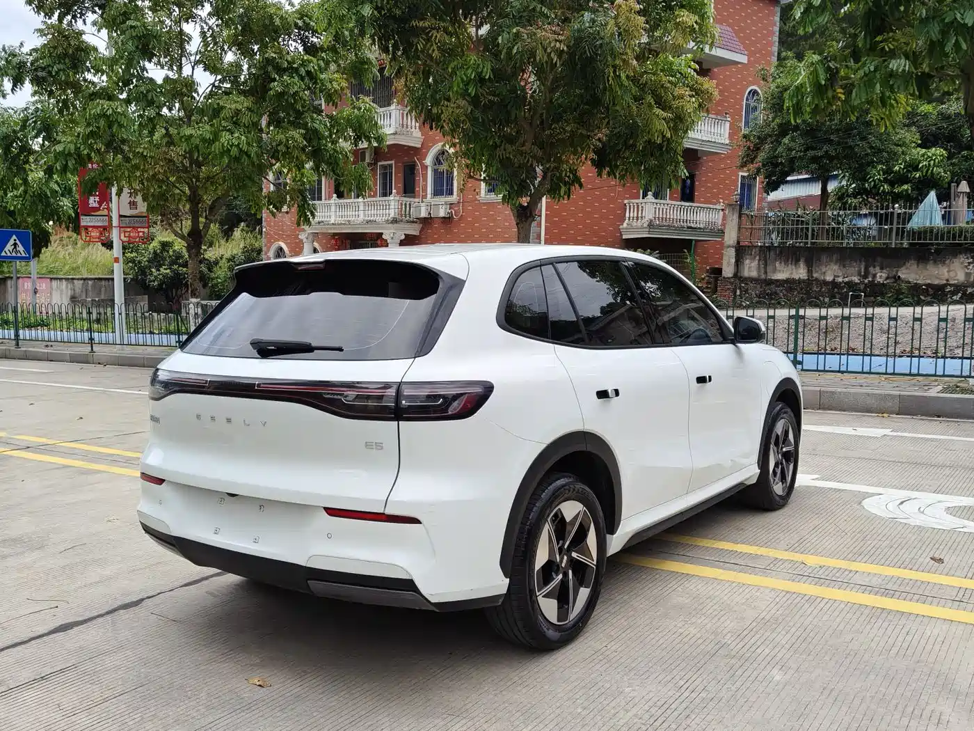 Geely Galaxy Galaxy E5 2024 440km Start Edition фото 13