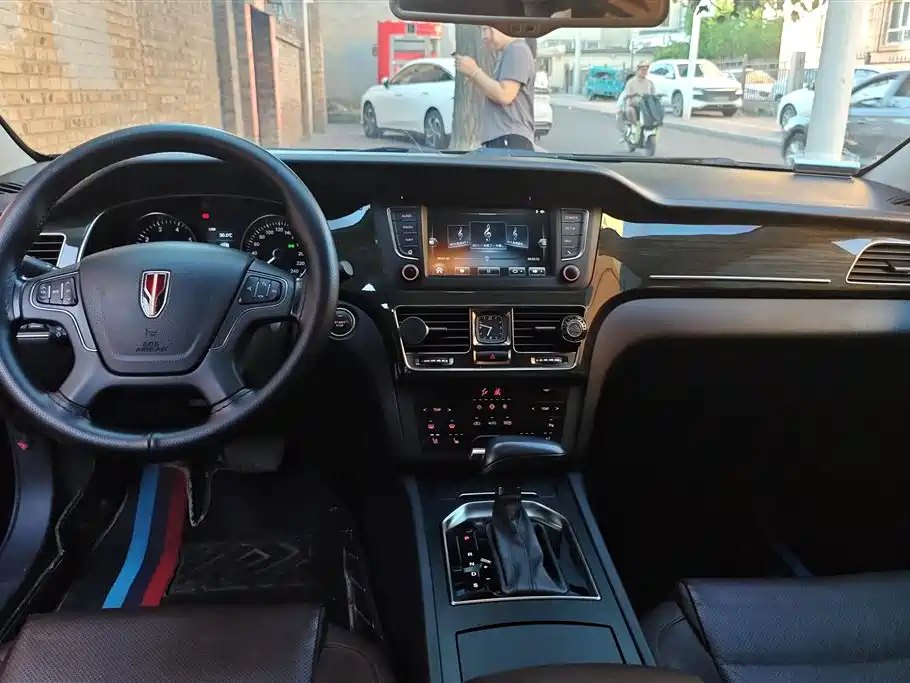 Hongqi H7 2019 1.8T Comfort Edition фото 12