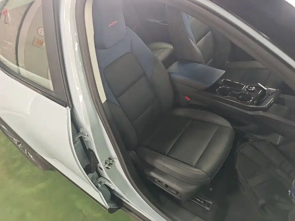 Chevrolet Equinox Plus 2026 2024 102km RS Ultimate Edition
