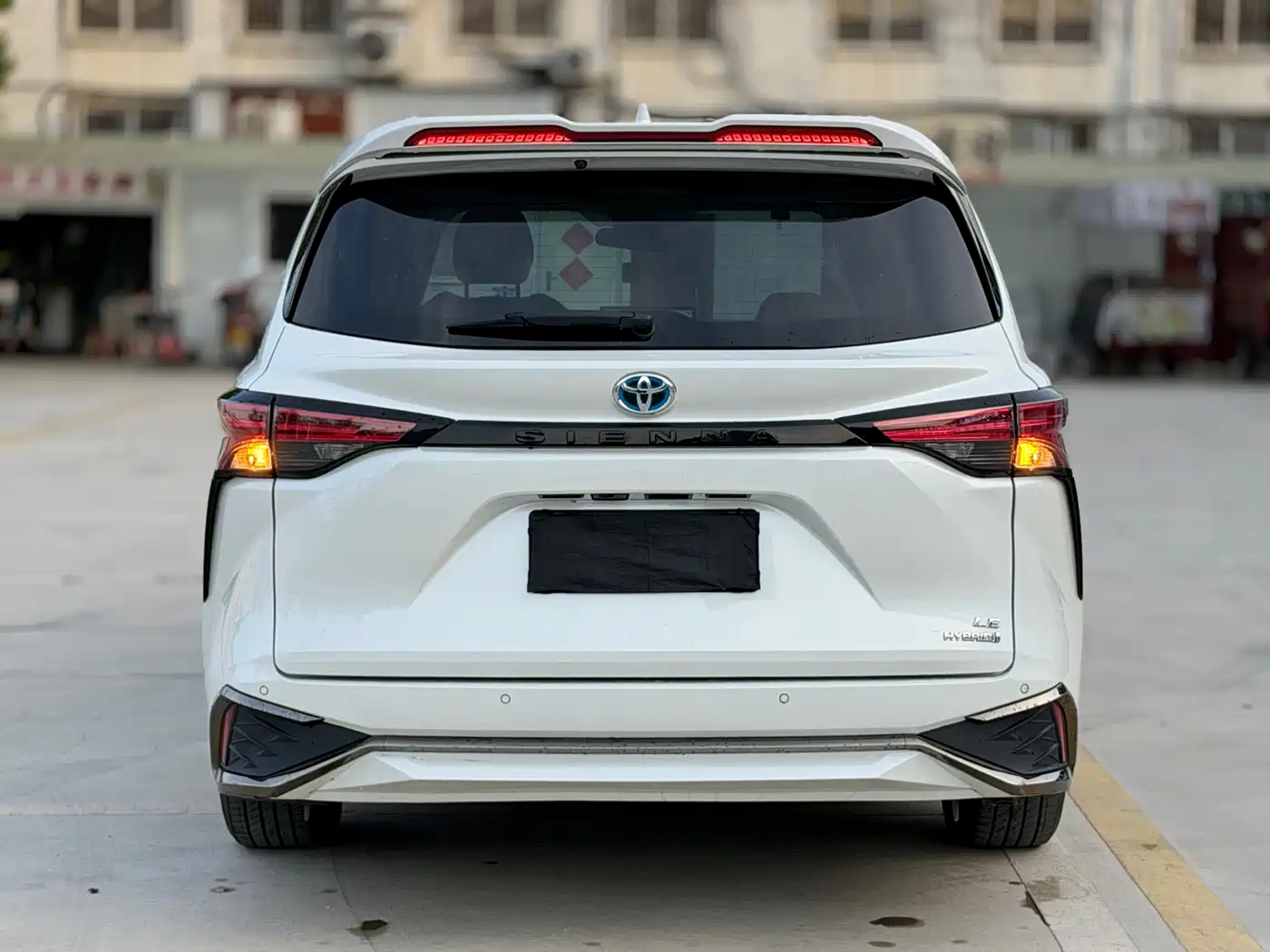 Toyota Sienna 2023 2.5L Hybrid Comfort Edition фото 6