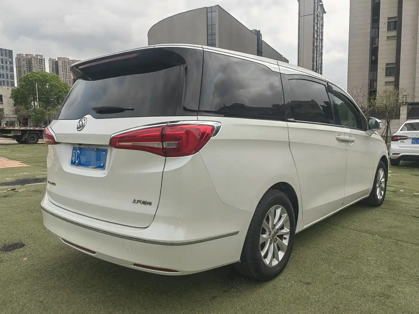 Buick GL8 2018 ES 28T Comfort Type China VI фото 10