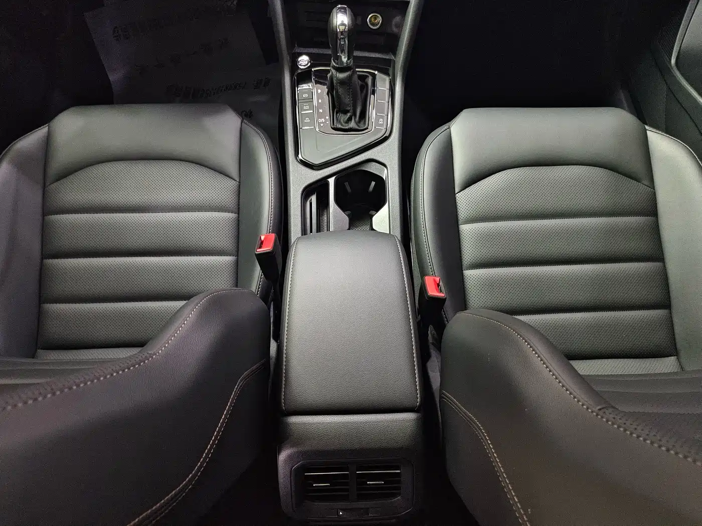 Volkswagen Tharu 2022 280TSI FWD Luxury Edition фото 15
