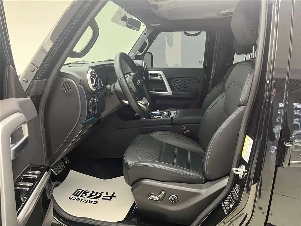BAIC ORV Beijing Offroad BJ40 2024 2.0T Urban Hunter Glory Edition фото 13