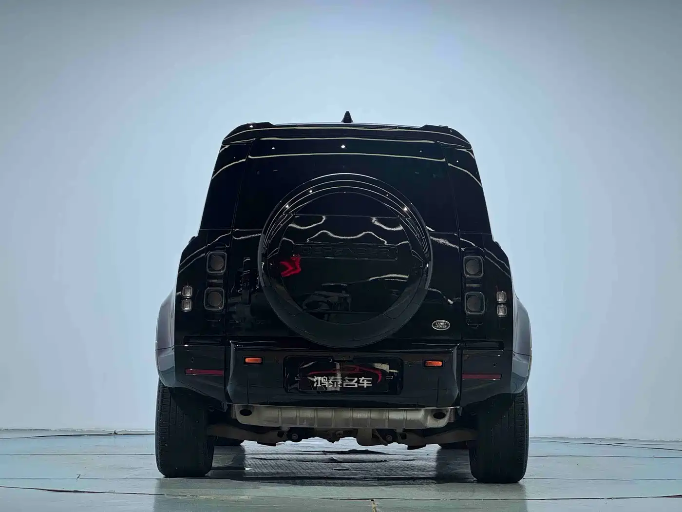 Фото 18 - Land Rover Defender
