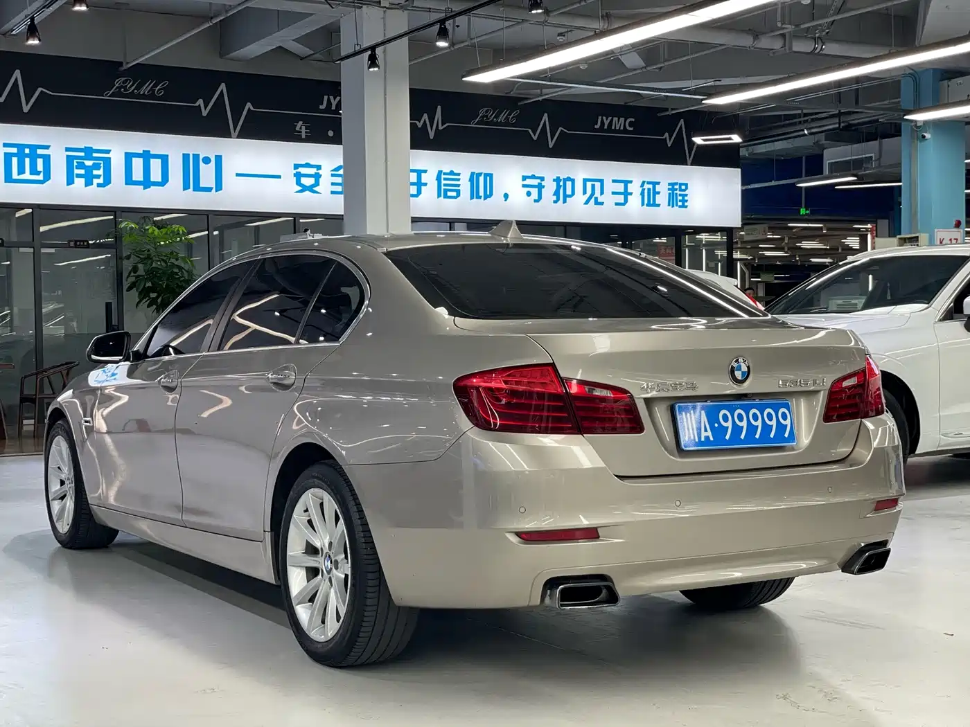 Фото 10 - BMW 5 Series