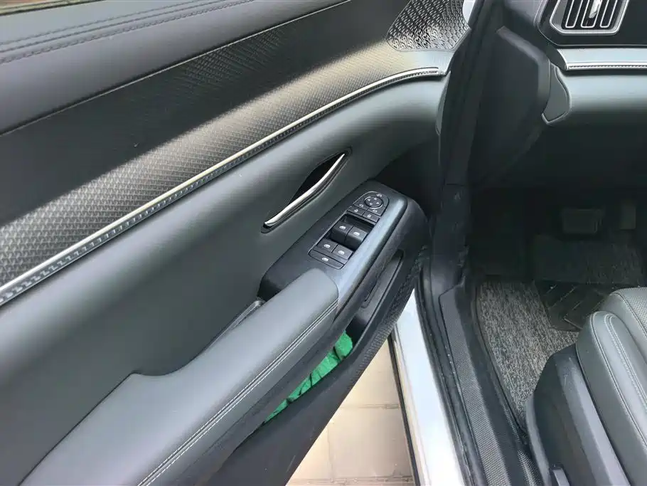 BYD Song Pro New Energy 2025 2nd Generation Smart Drive Edition DM-i 75KM Surpassing Type фото 7
