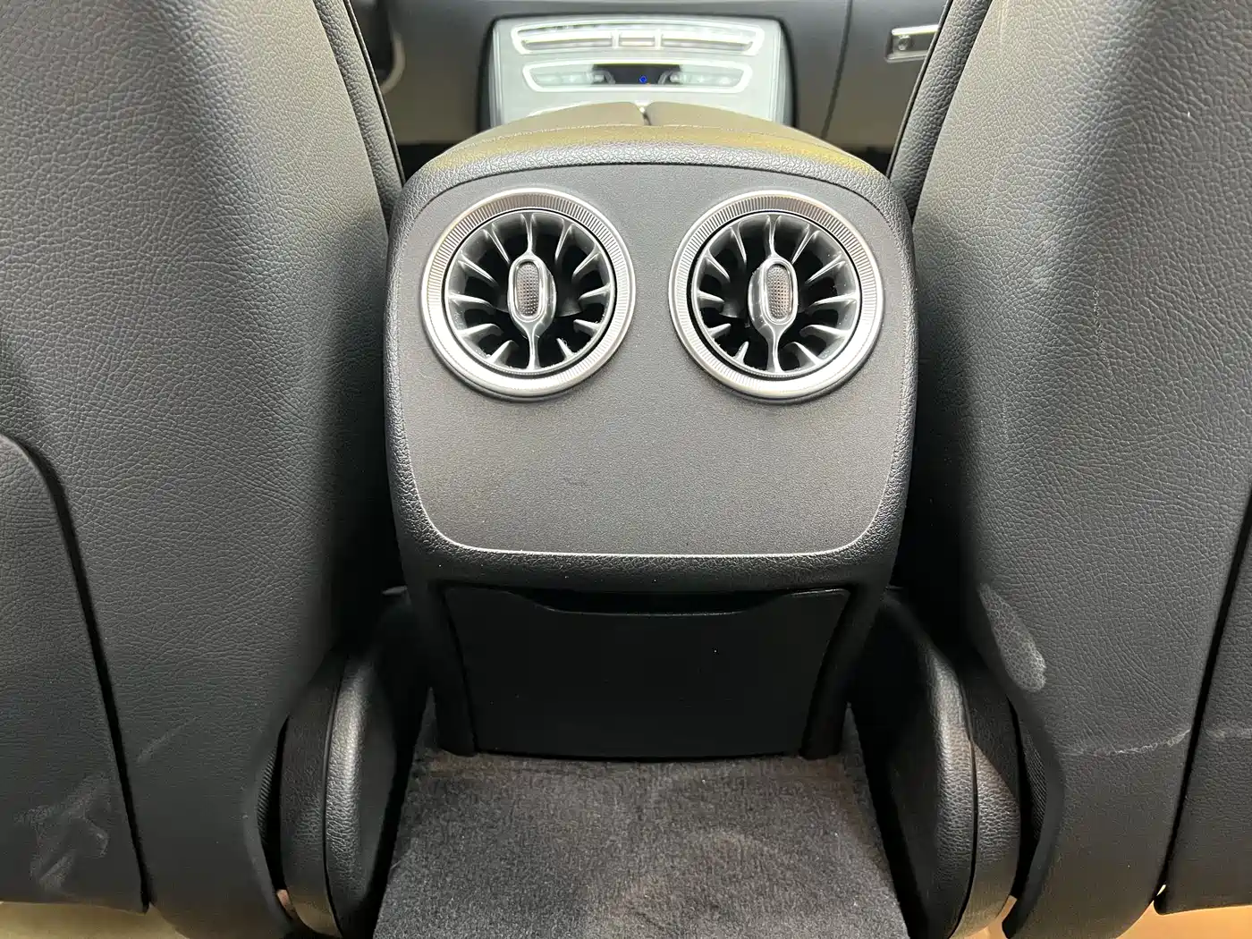 Mercedes-Benz CLS 2021 CLS 300 Luxury фото 31
