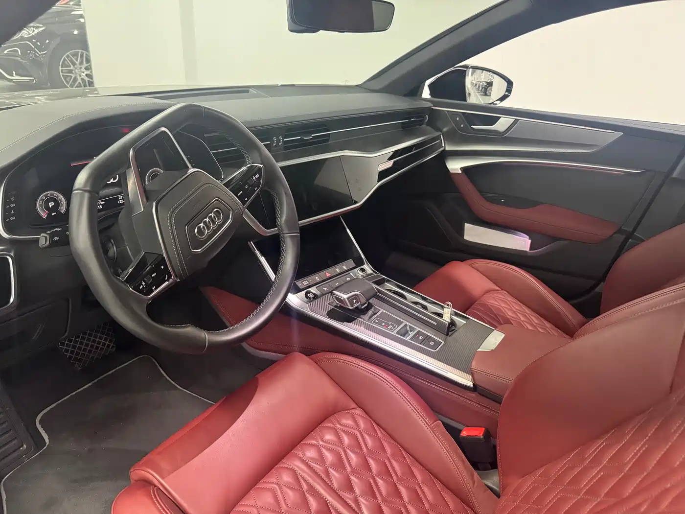 Audi A7L 2024 45TFSI S-line Dream Edition Crystal Package фото 3