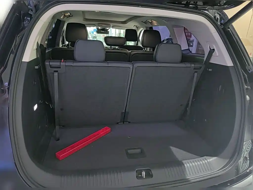 Фото 24 - Hongqi HS7