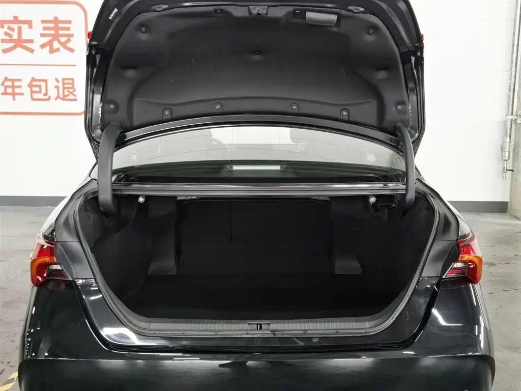 Toyota Avalon 2023 Hybrid 2.5L XLE Premium Edition фото 16