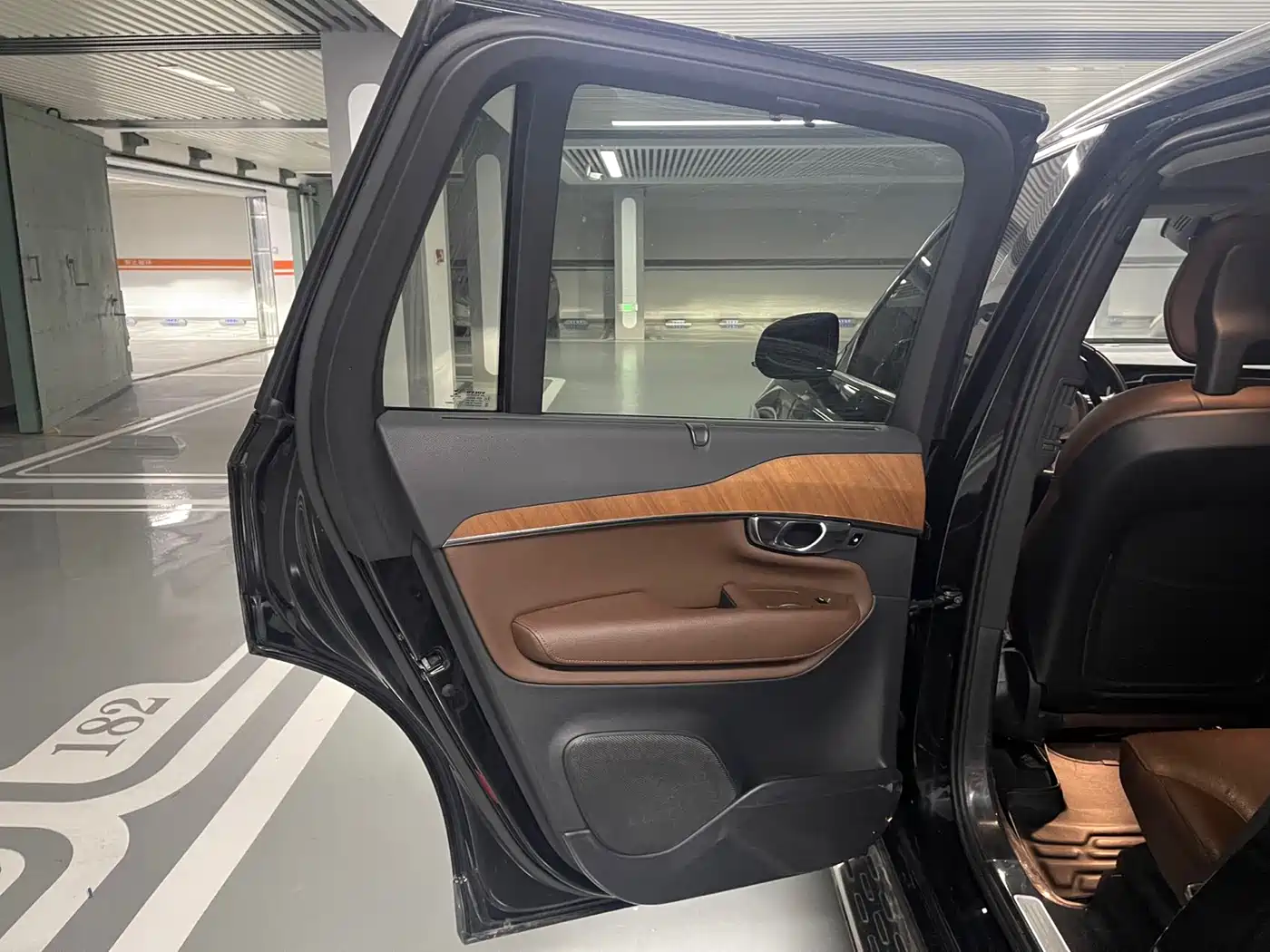Фото 13 - Volvo XC90