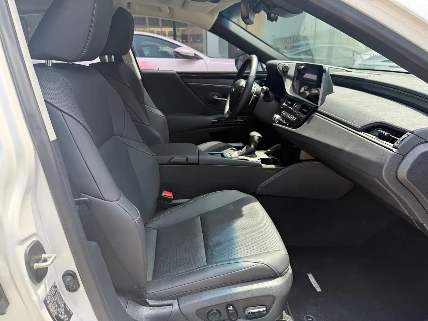 Lexus ES 2022 300h Excellence Edition фото 7