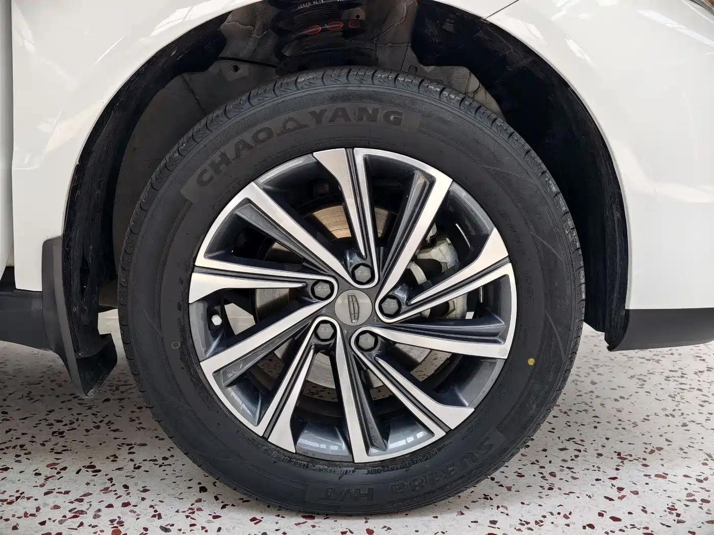 GEELY AUTOMOBILE VISION X6