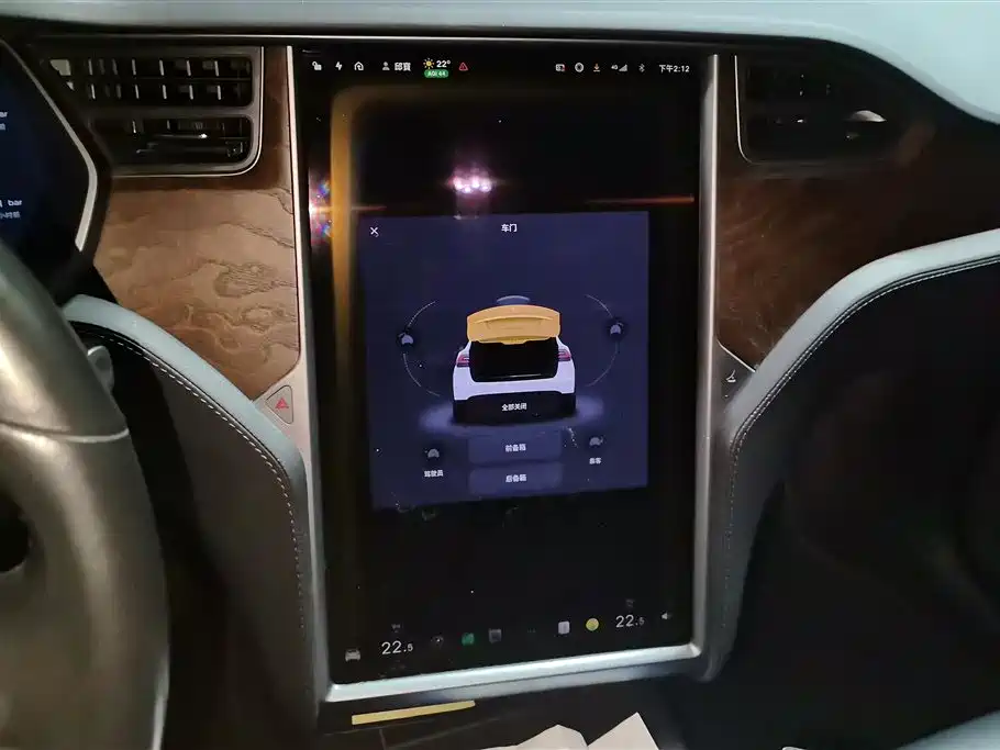 TESLA MODEL X