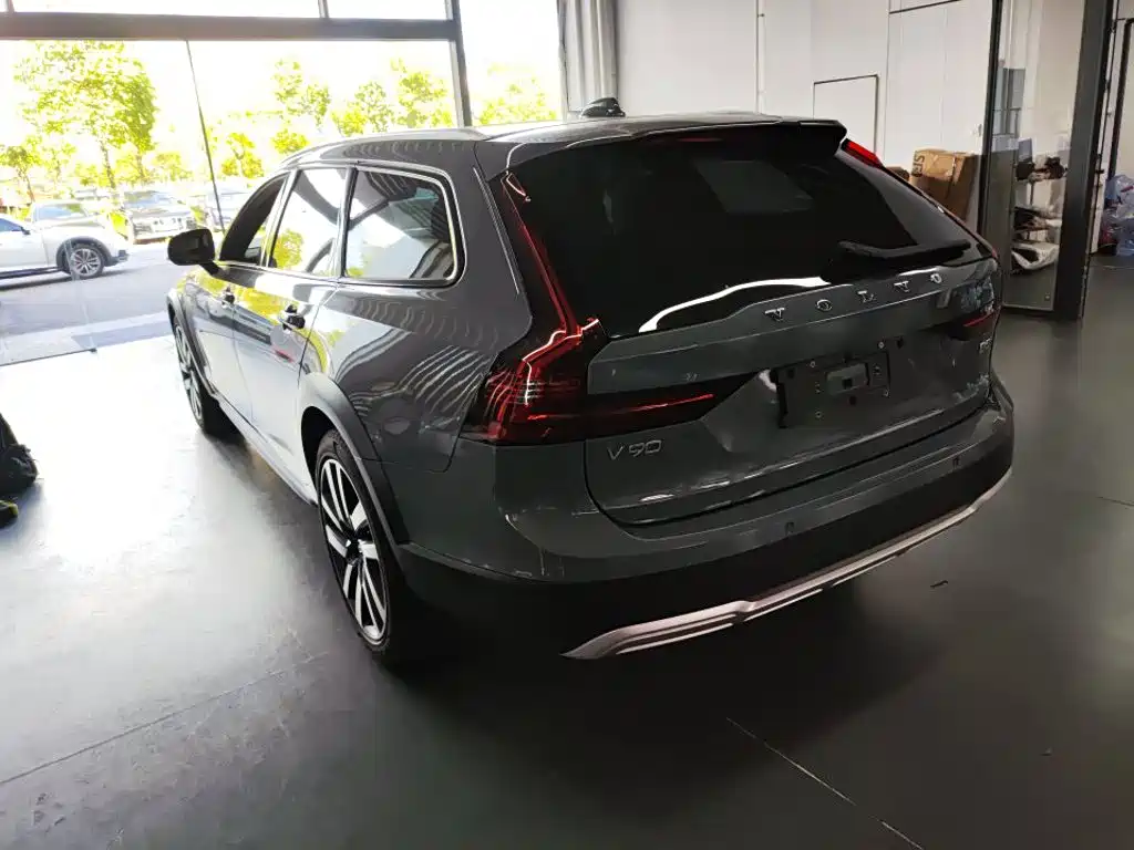 Volvo V90 2023 2023 Cross Country B5 AWD Smart Premium Edition