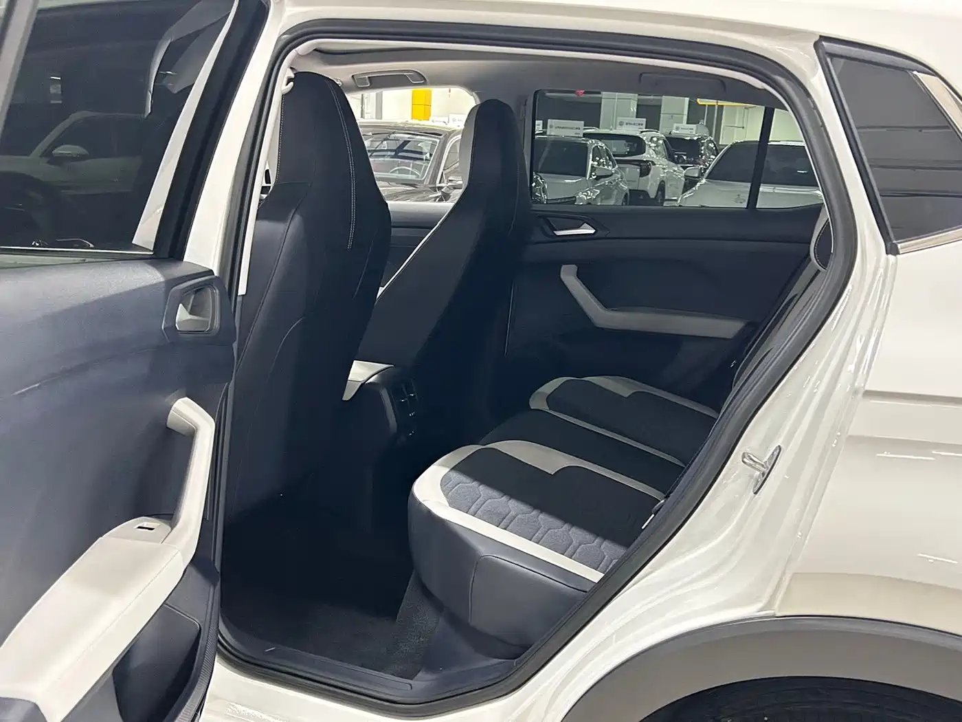 Volkswagen Tharu 2025 New Edge 1.5L Aspiration Edition фото 10
