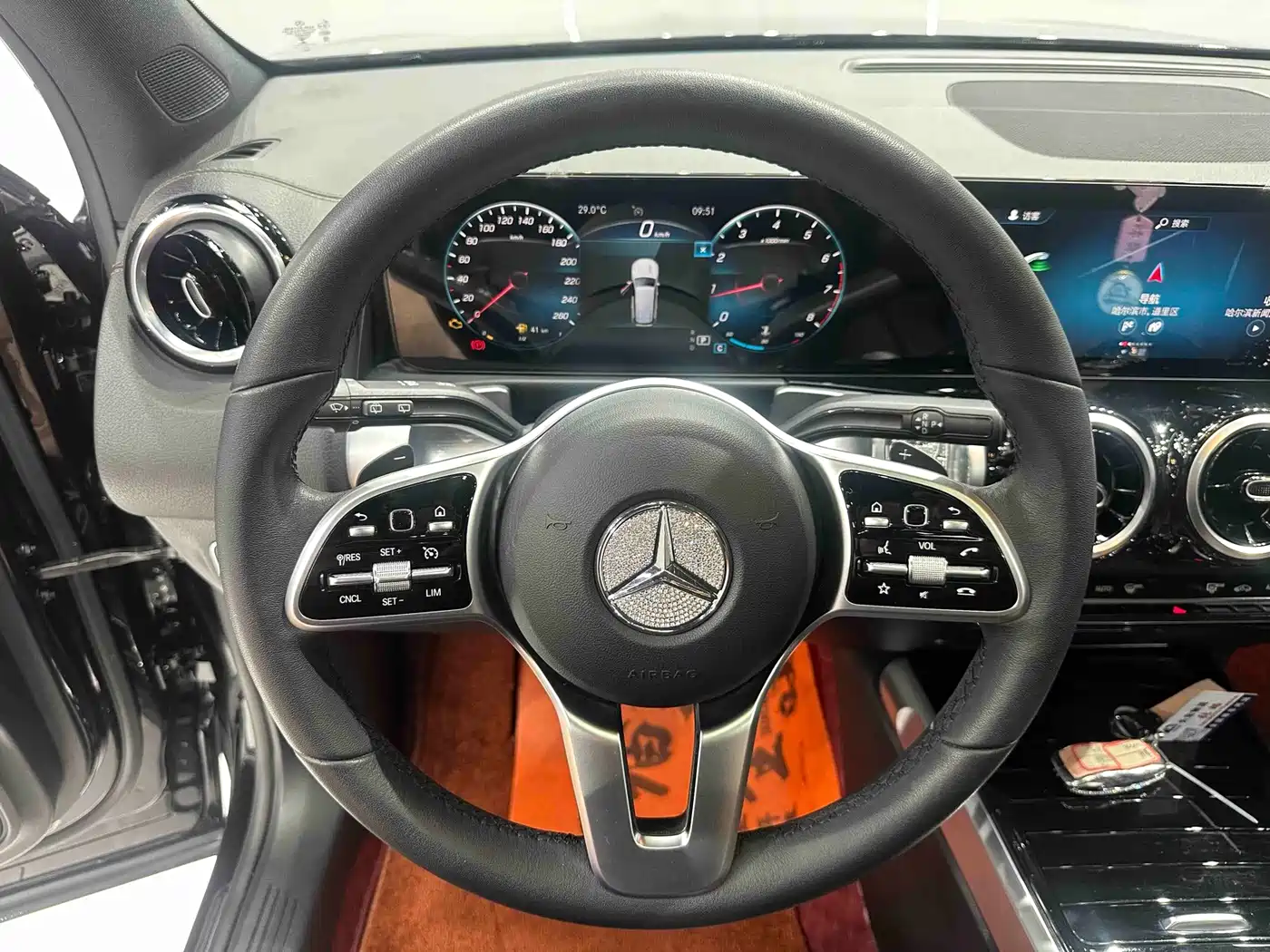 Фото 10 - Mercedes-Benz GLB
