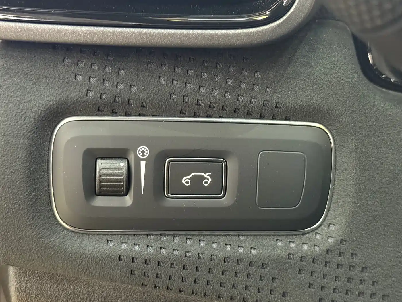 LYNK & CO. 02 HATCHBACK