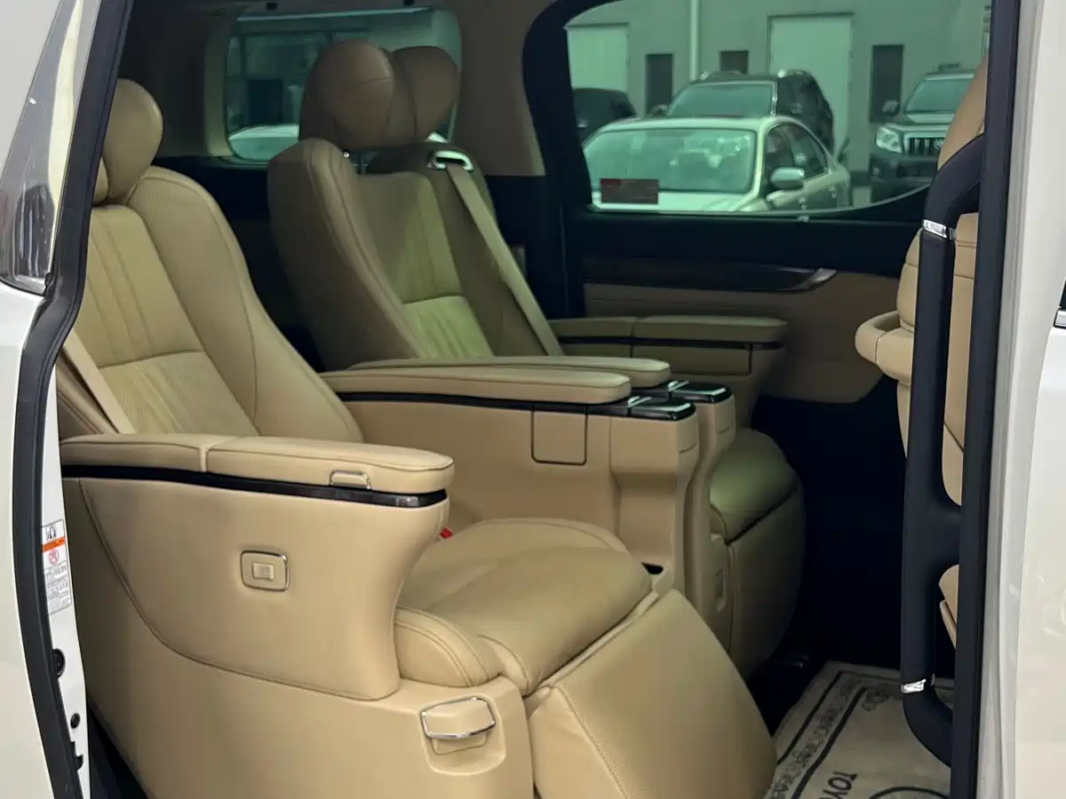 Toyota Vellfire 2019 Hybrid 2.5L HV Premium Edition фото 19