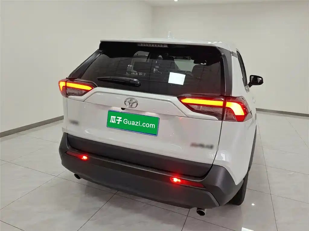 Toyota RAV4 Rongfang 2022 2.0L CVT 2WD Urban Edition фото 6