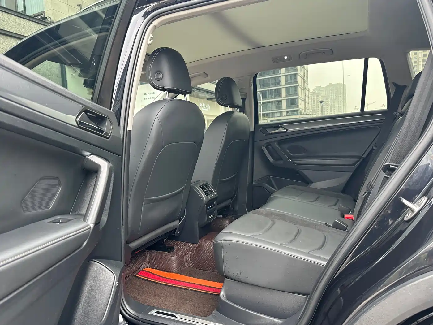 Volkswagen Tiguan L 2021 330TSI Automatic 2WD R-Line Premium фото 5