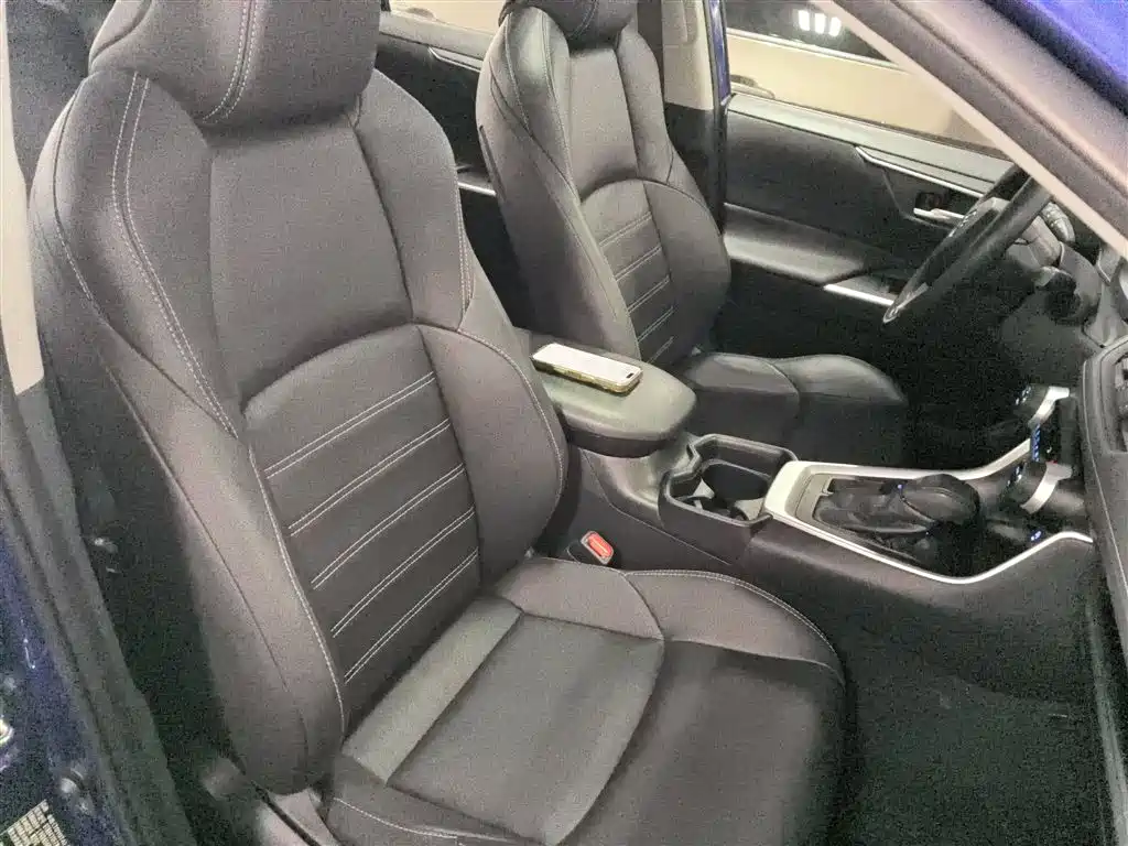 Toyota Wildlander 2020 2.0L CVT 2WD Luxury Edition фото 25