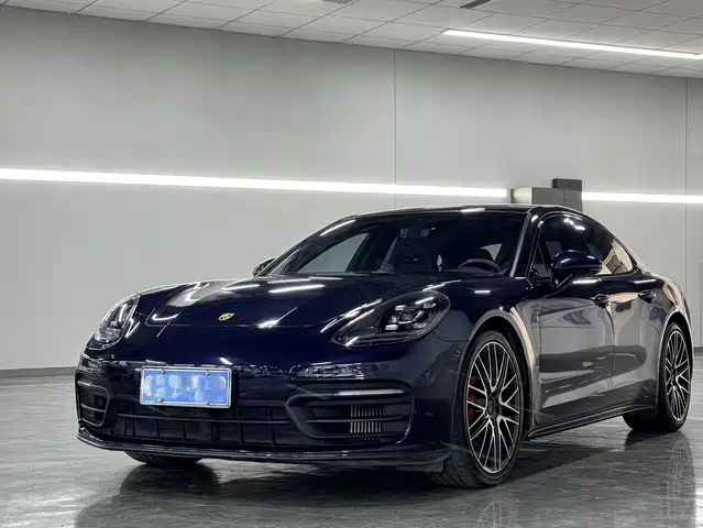 Porsche Panamera 2023