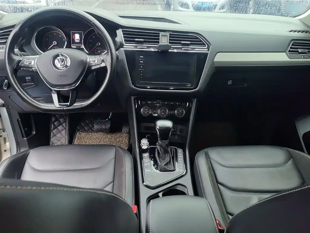 Volkswagen Tiguan L 2019 Facelift 330TSI Auto 2WD Smart Luxury China VI фото 10