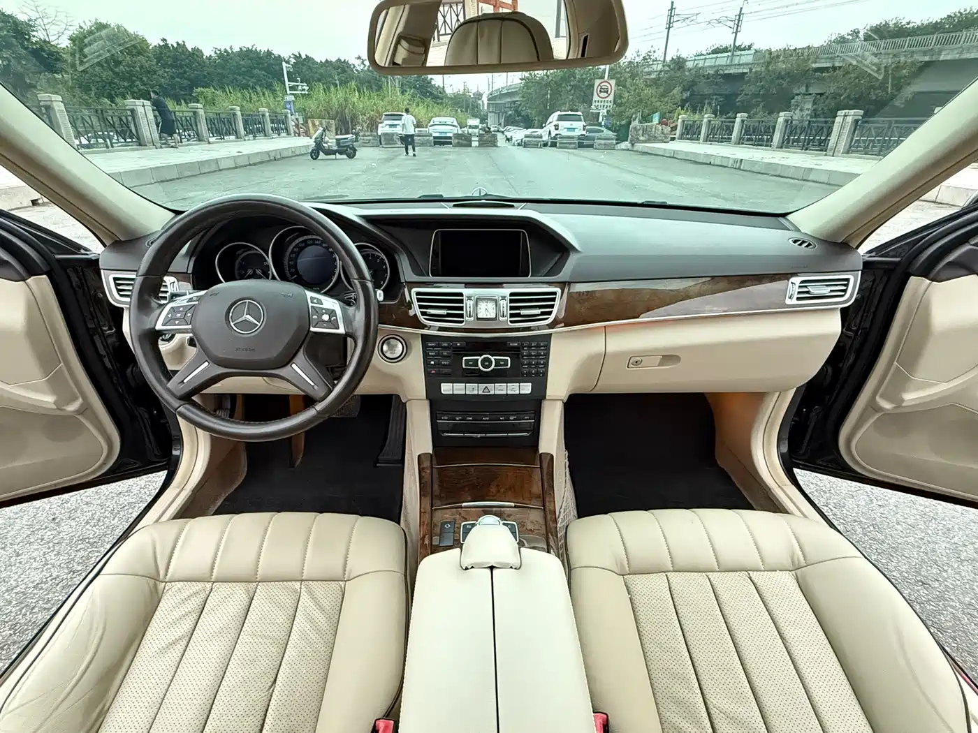 Mercedes-Benz E-Class 2015 E 260 L фото 6