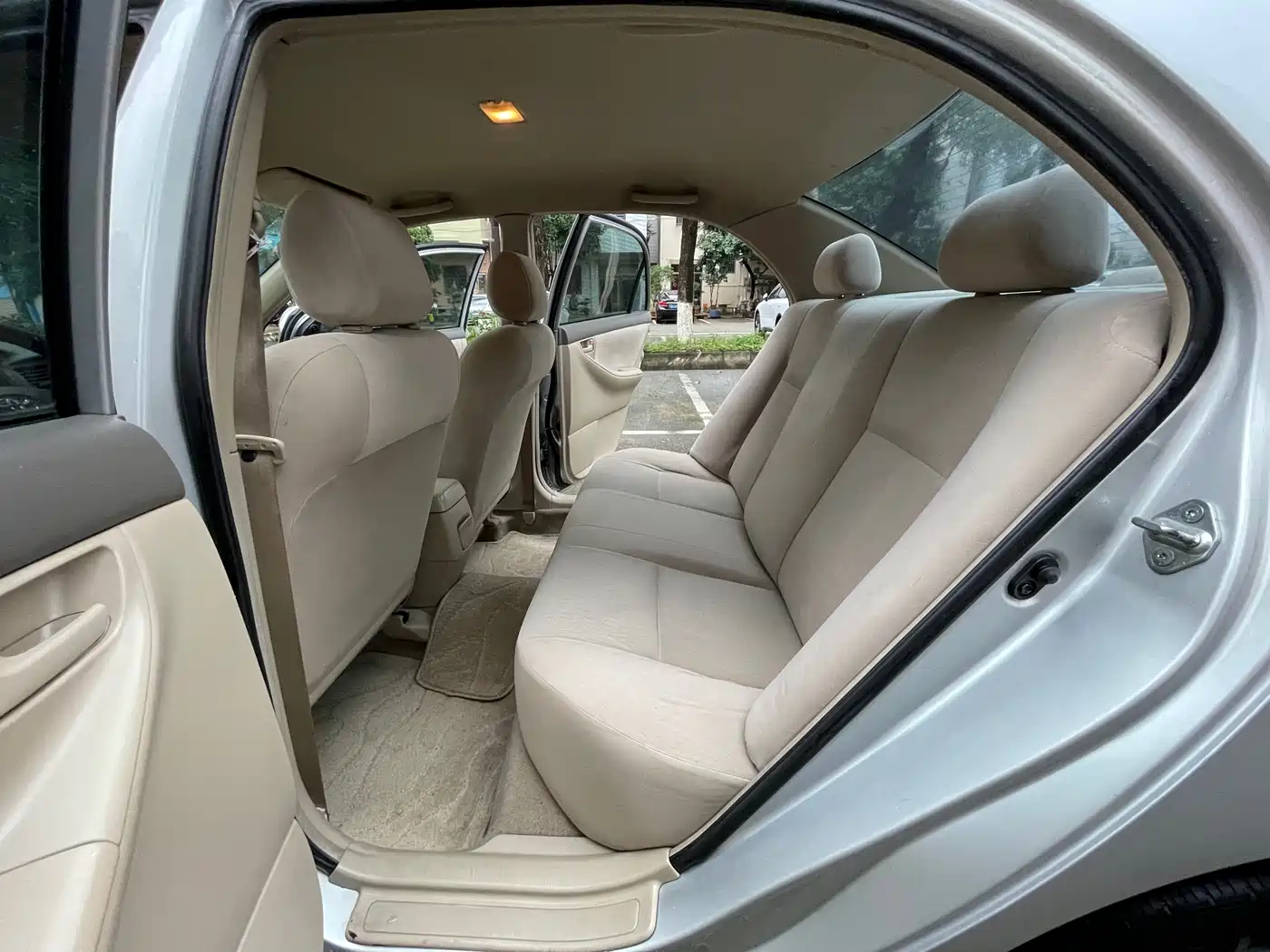 Toyota Corolla 2009 Model 1.6L Manual G Special Edition фото 12
