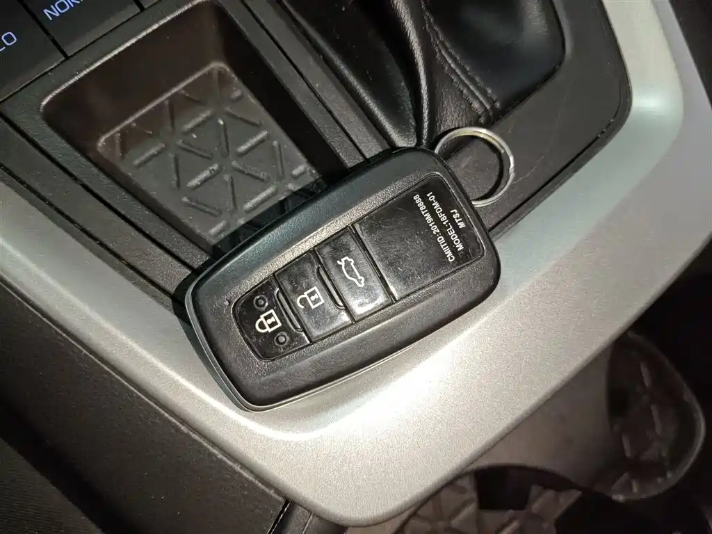 Toyota RAV4 Rongfang 2022 2.0L CVT 2WD Urban Edition фото 9