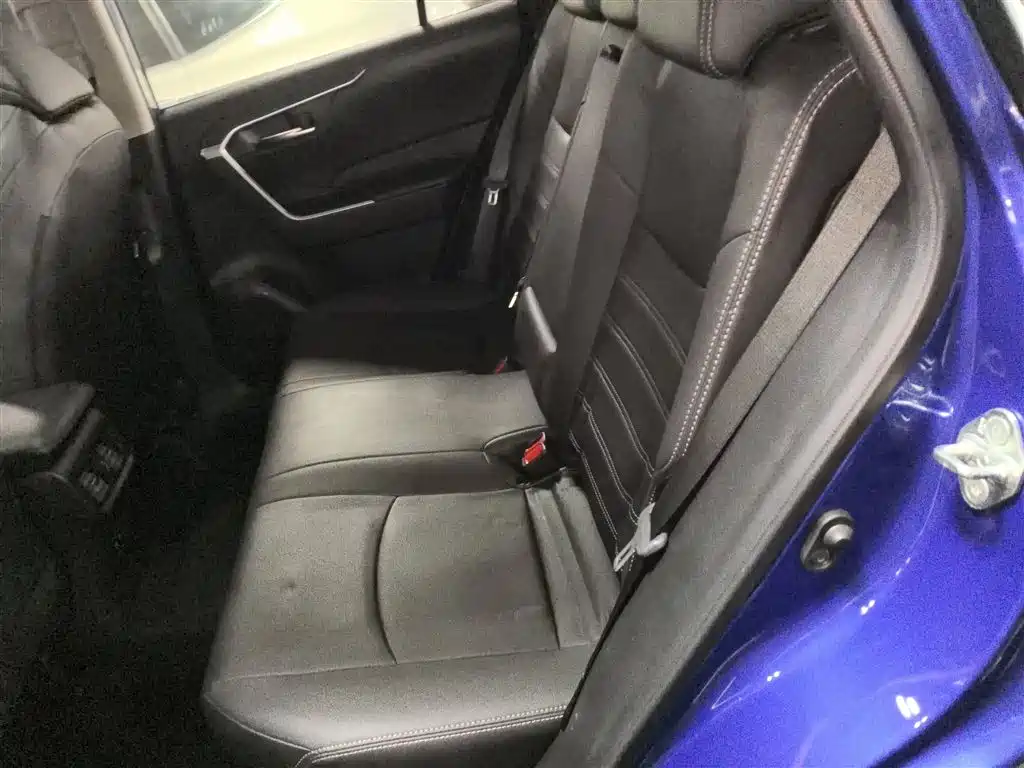 Toyota Wildlander 2020 2.0L CVT 2WD Luxury Edition фото 17