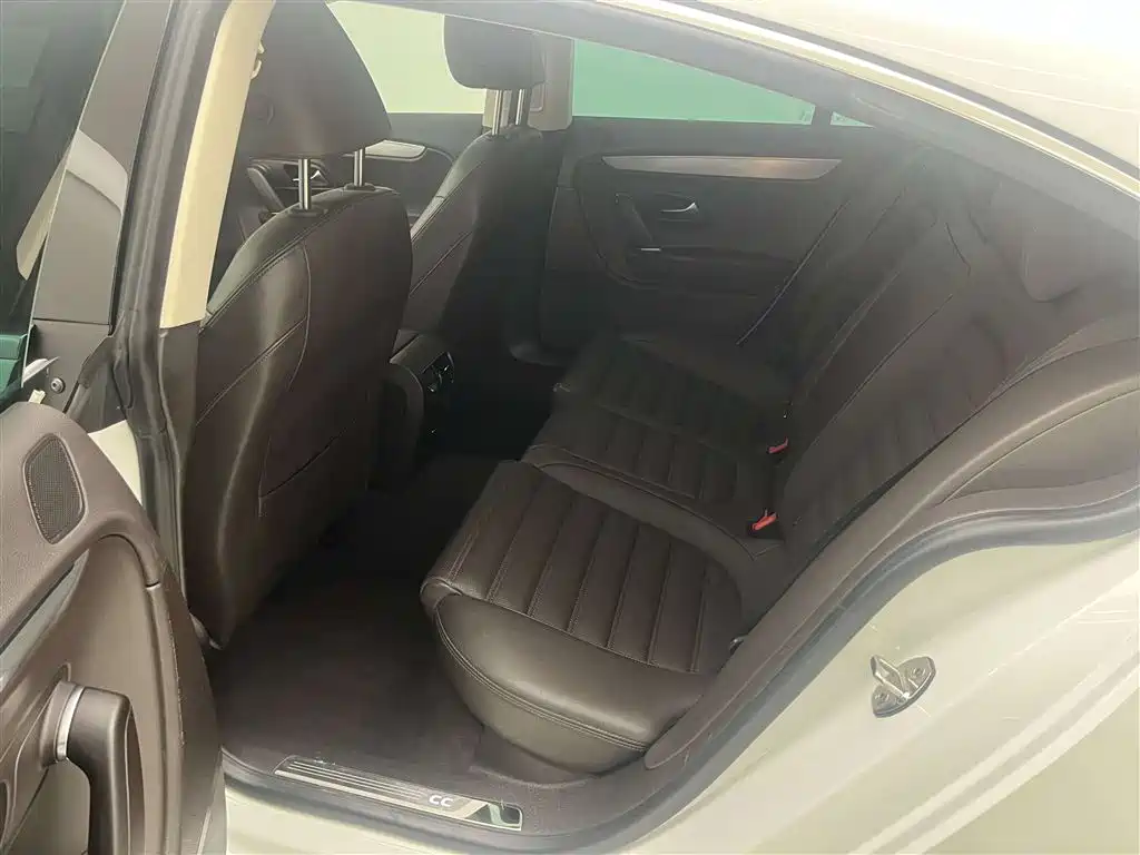 Volkswagen FAW-Volkswagen CC 2016 Model 1.8TSI Luxury фото 14