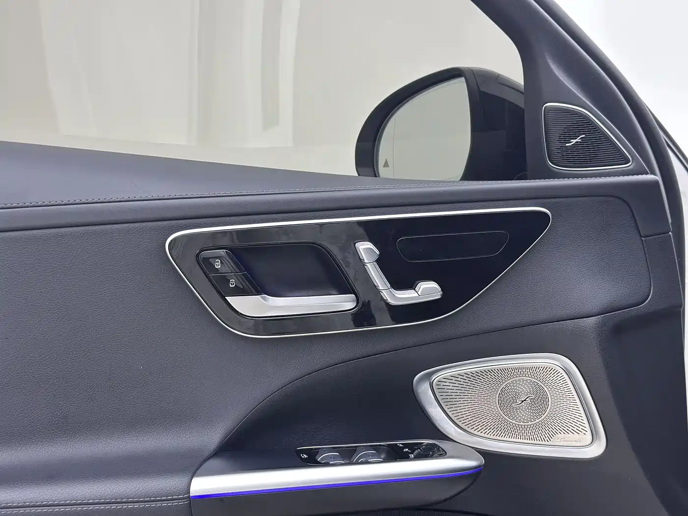 Mercedes-Benz C-Class 2023 C 260 L Night Edition Sport фото 13