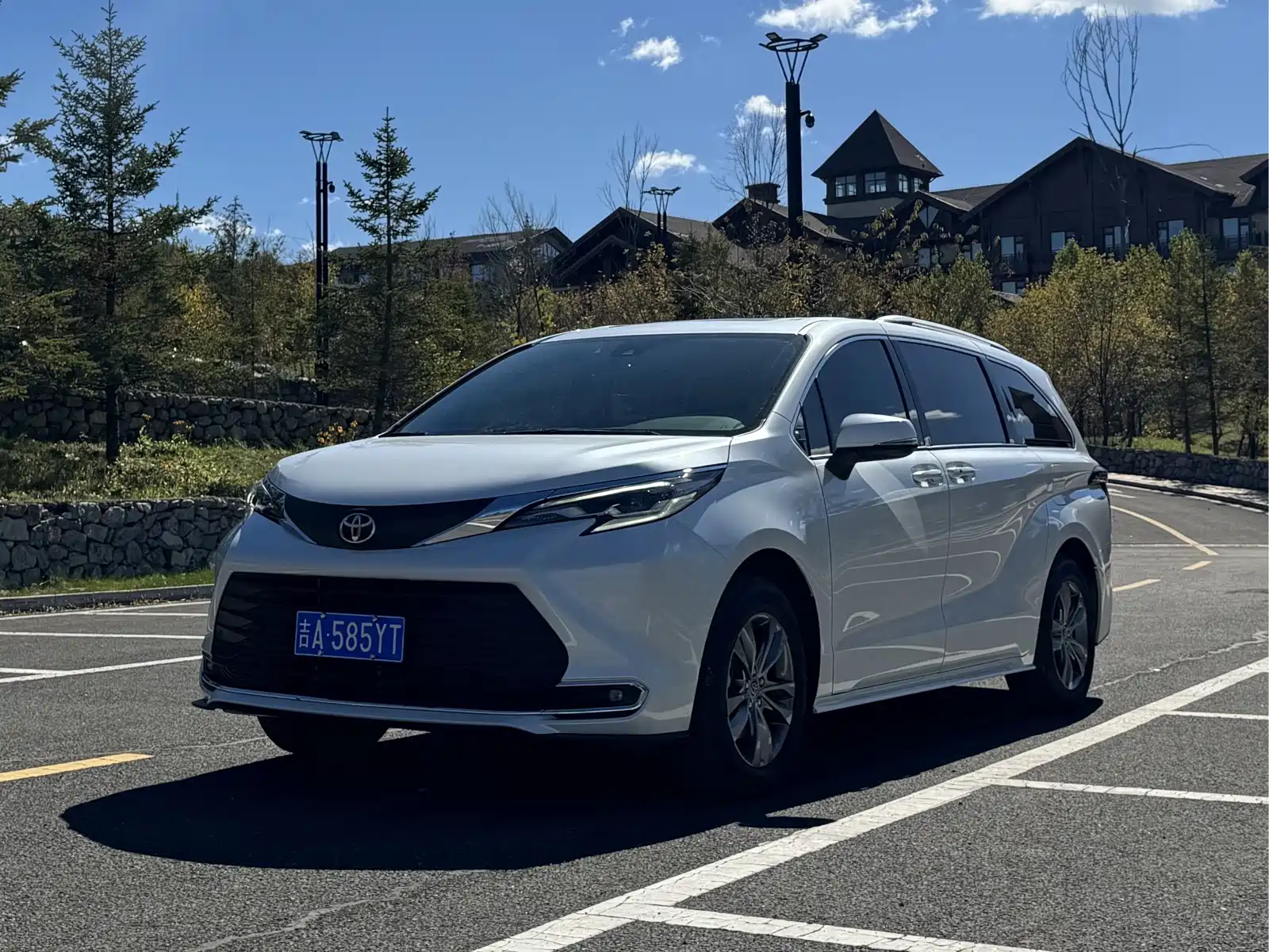Photo 1 - Toyota Sienna