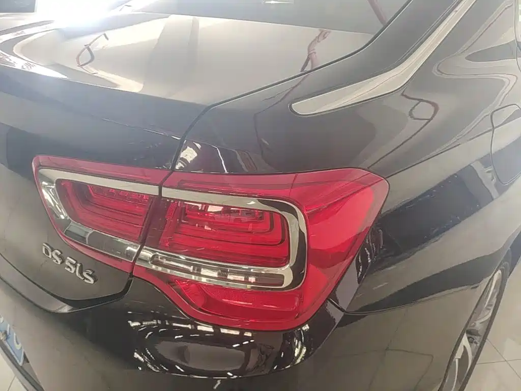 DS 5LS 2015 2014 1.6T Luxury THP160